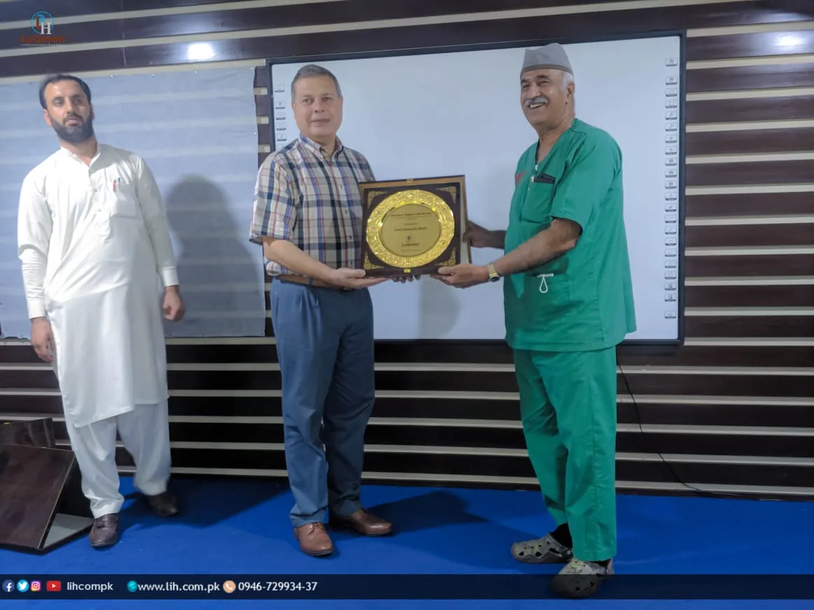 Award Ceremony at LuQman International Hospital, view 2