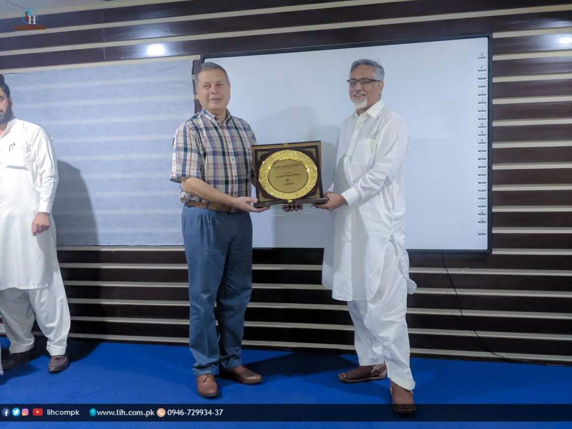 Award Ceremony at LuQman International Hospital, view 5